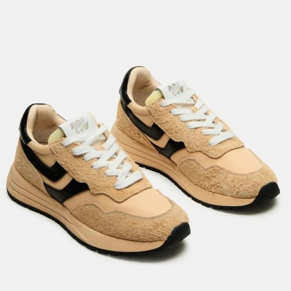 💛🔹️ STEVE MADDEN🔹️ Suede Burst Sneakers in tan/black for women - Picture 7 of 8